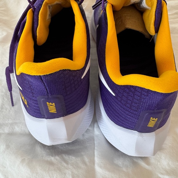 New, Never Worn Nike LSU Pegasus Men’s size 10 - Picture 5 of 6
